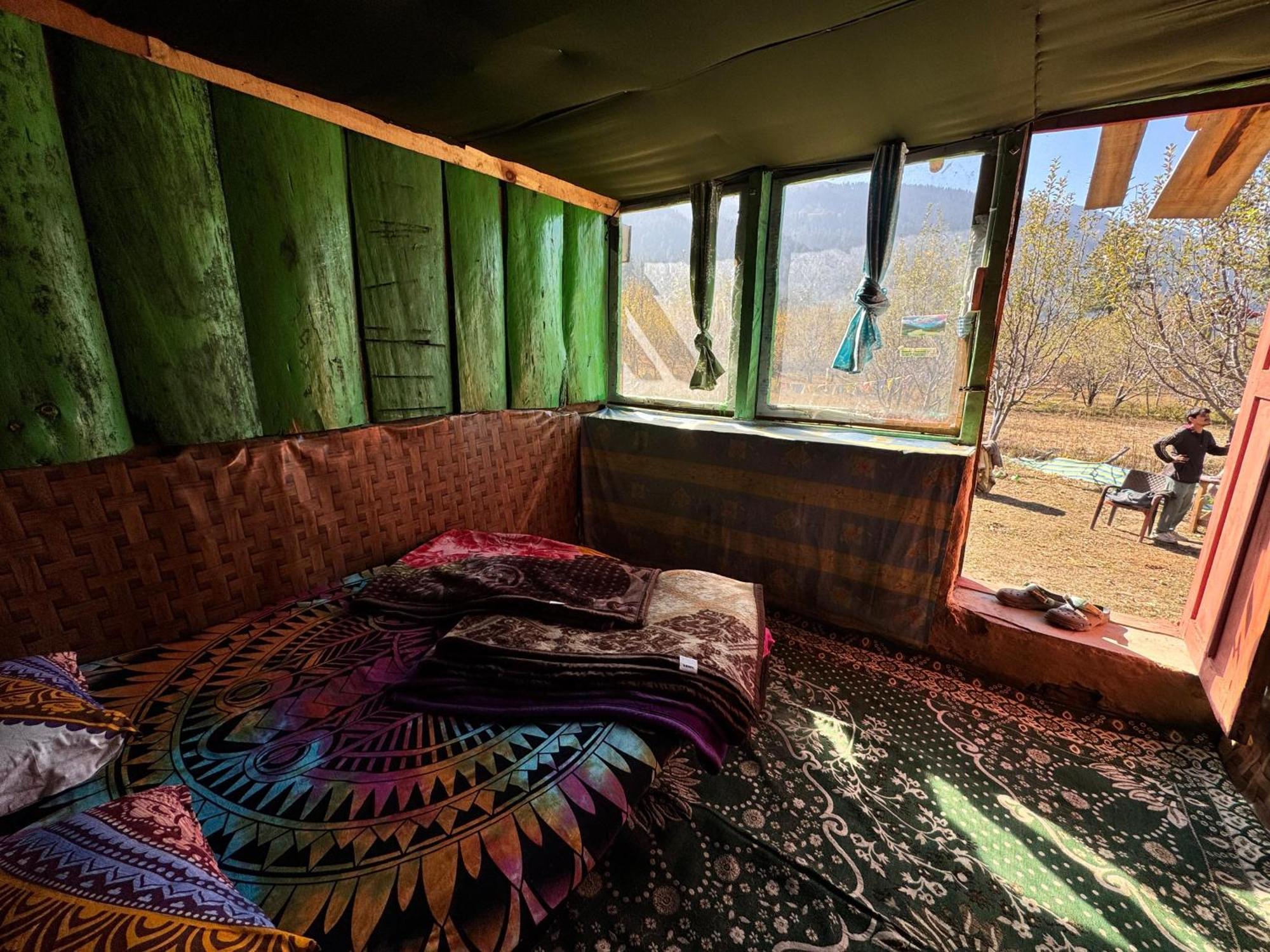 Hippy Hyde Kalga Hotell Kalgha Exteriör bild